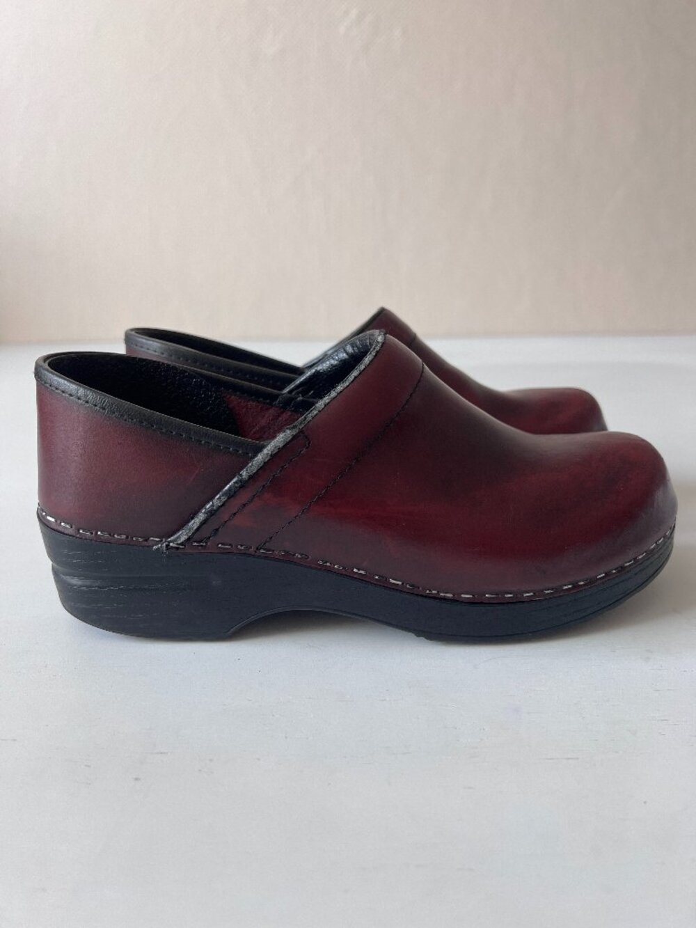 Dansko Professional Bordeaux Cabernet Cabrio Leather Clogs - Size 38 (US 7.5/8)